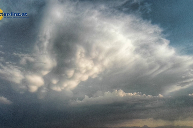 Mammatus Wolken